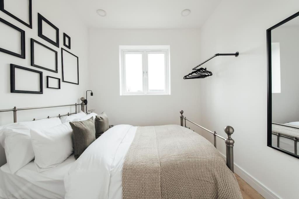 Modern 2 Bedroom Flat In Ilford, London Exterior photo